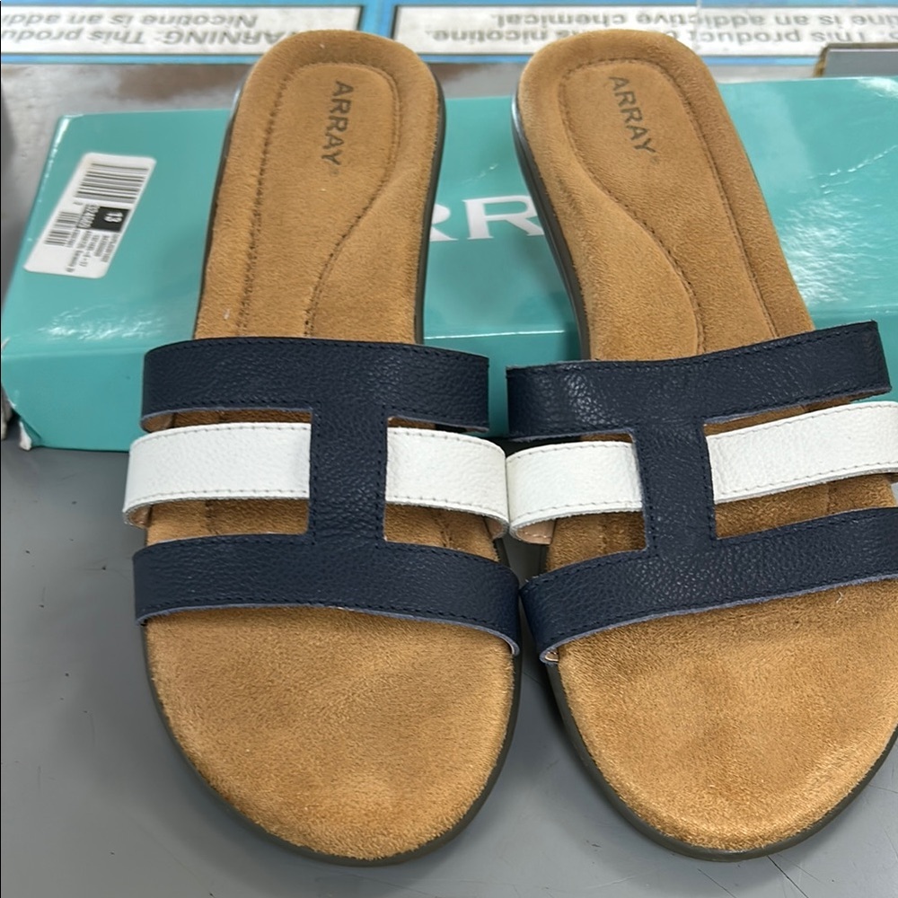 Array Women's Blue and White Slide Sandals